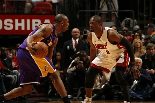 斯基拉：德罗西与热那亚签约至赛季末，若完成保级将自动续约（斯基拉：德罗西与热那亚签至本季末，保级达成将自动续约）