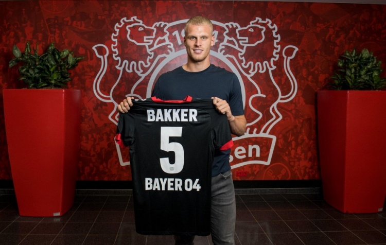 一位重病球迷被邀请看阿贾克斯的比赛，但因病情恶化未能实现（阿贾克斯邀重病球迷观赛，因病情加重遗憾未成行）