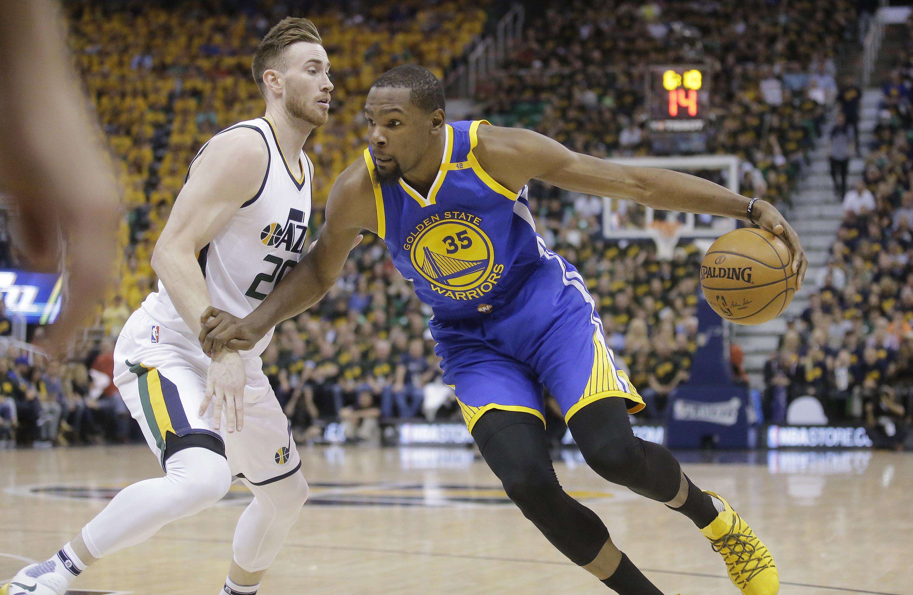 国内首个残疾人铁人三项赛事开赛，134名运动员角逐19金（中国首届残疾人铁人三项揭幕，134名选手争夺19枚金牌）