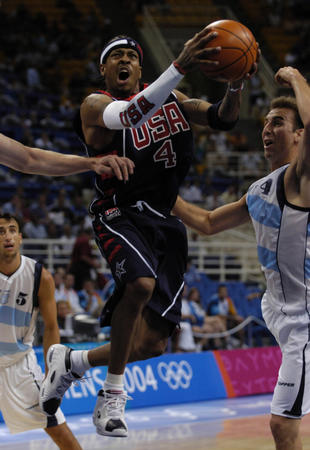 英超战报：罗杰斯双响，库尼亚破门难救主，维拉2-1曼联（英超焦点战：罗杰斯梅开二度，库尼亚破门难救主，阿斯顿维拉2-1力克曼联）