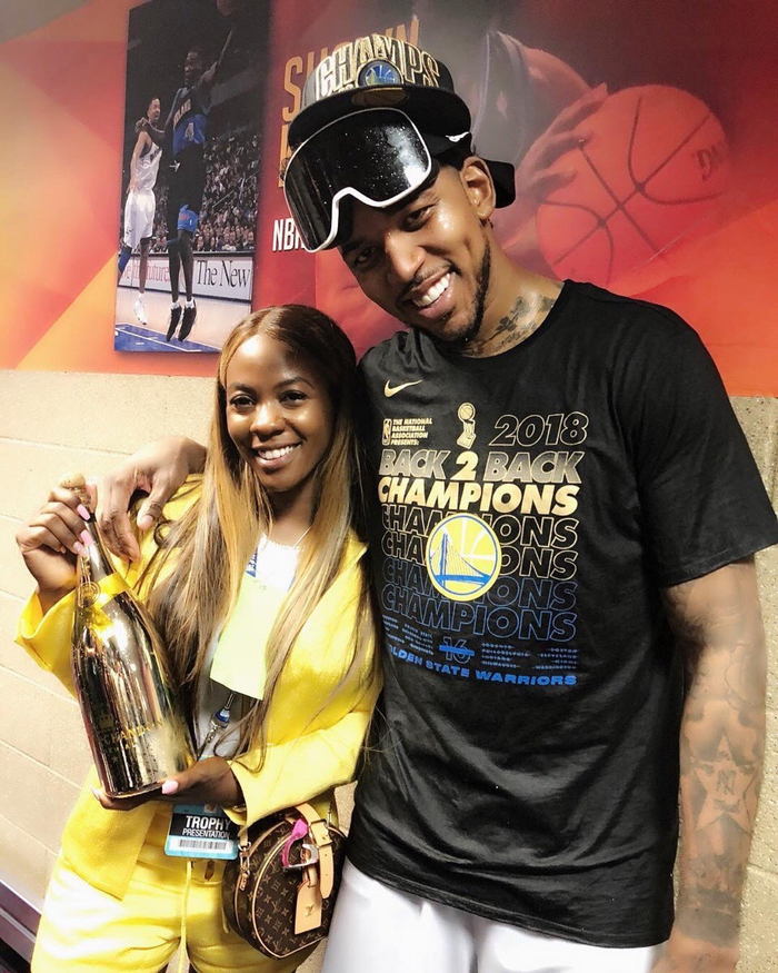 死亡缠绕！华莱士19分钟4次抢断 5中4高效拿到9分4板2助（如影随形！华莱士19分钟贡献4抢断，5投4中高效斩获9分4板2助）