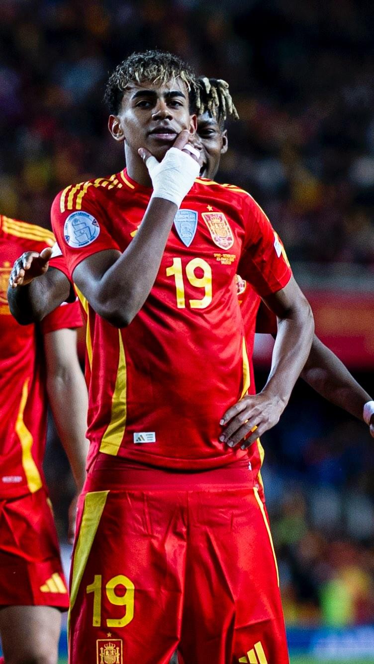 英超前瞻：曼城各项赛事遭遇两连败，利兹联客场表现挣扎（英超前瞻：曼城各战线遭两连败陷低潮，利兹联客场持续低迷）