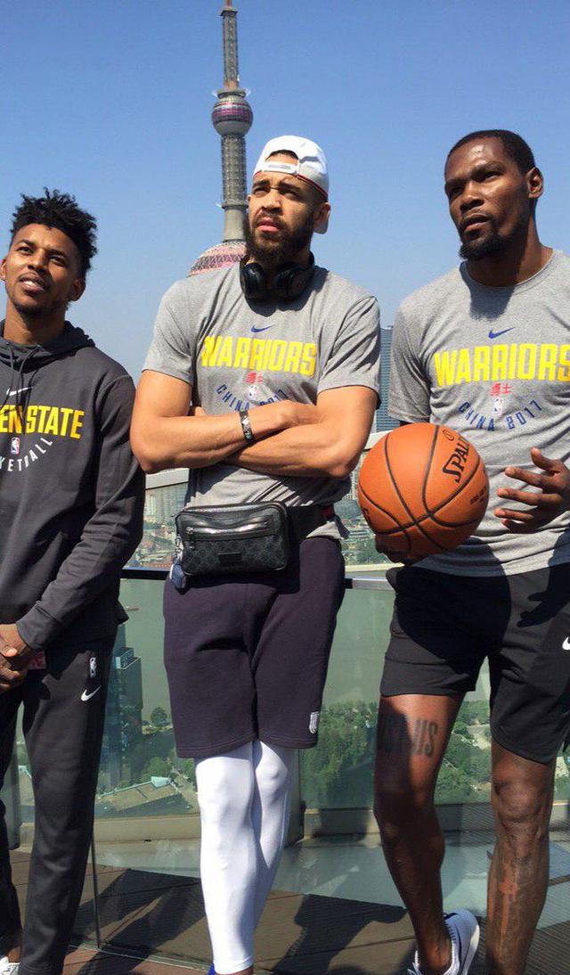 铜梁龙致谢蓉城：期待成渝两地共同推动西部足球事业蓬勃发展（铜梁龙感谢蓉城：盼成渝携手助力西部足球腾飞）