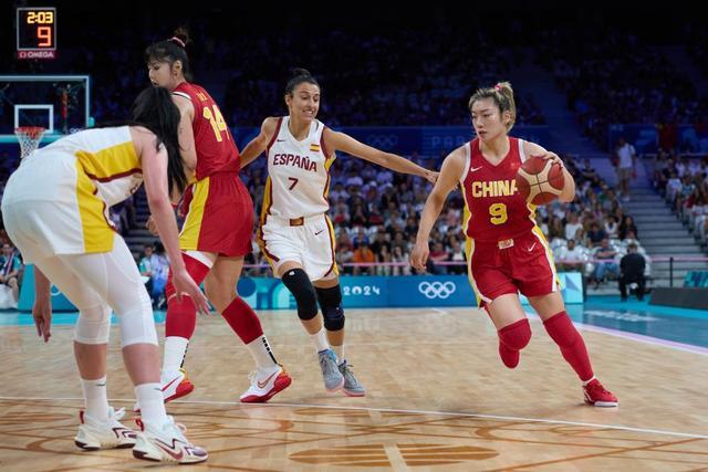 结束10年铁锤帮生涯，波特确认安东尼奥合同到期离开西汉姆联（波特证实：安东尼奥合同期满告别西汉姆，十年铁锤帮生涯画上句号）