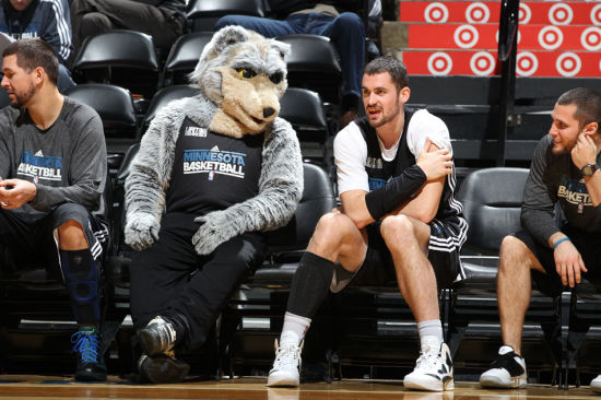 巴媒：前巴西主帅蒂特将重返教职，桑托斯等队已和他进行接洽（巴媒：前巴西队主帅蒂特有望复出执教，桑托斯等队已展开接触）