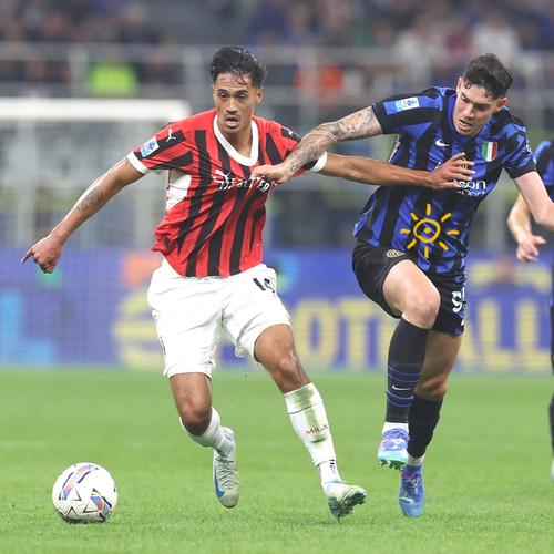 一斯佩齐亚球迷掉进看台和球场之间的沟里，被送进重症监护室（斯佩齐亚球迷跌入看台与球场之间沟渠，伤重送入重症监护室）