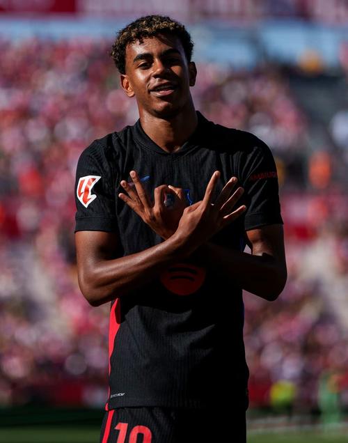 曼联U18以7-0狂胜利物浦U18，15岁加布里埃尔戴帽（15岁小将加布里埃尔戴帽，曼联U18 7-0横扫利物浦U18）