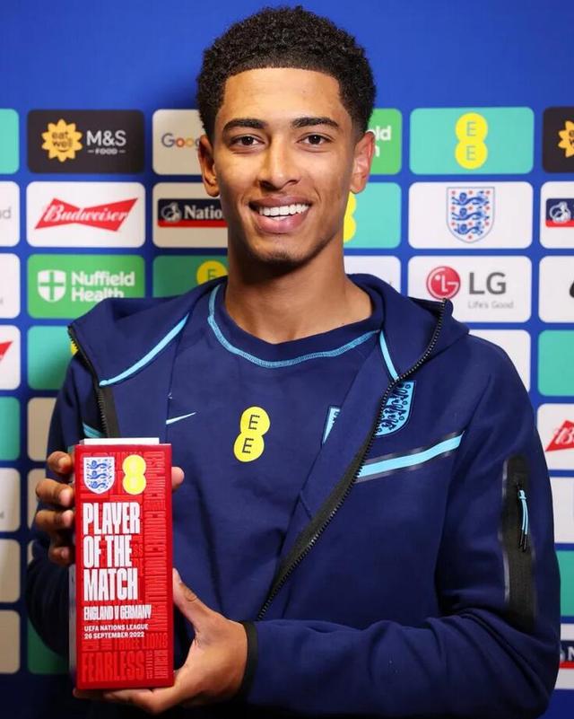 巴尔泰萨吉：现在谈意甲冠军为时过早；我有点像斯皮纳佐拉（巴尔泰萨吉：意甲争冠言之尚早；自评踢法有点像斯皮纳佐拉）