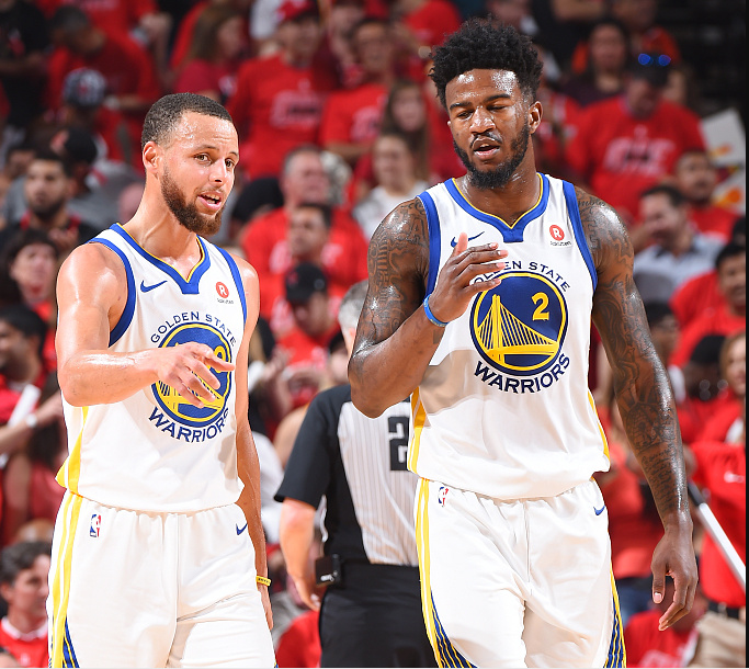 CBA战报：陈盈骏29+8一枝独秀，北京男篮111-84轻取新疆（CBA速递：陈盈骏29分8助攻闪耀，北京男篮111-84轻松击败新疆）