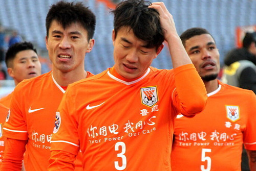 足坛年终大战海选倒计时5小时！姆巴佩稳居榜首，托纳利升至31（足坛年终评选仅剩5小时：姆巴佩继续领跑，托纳利升至第31位）